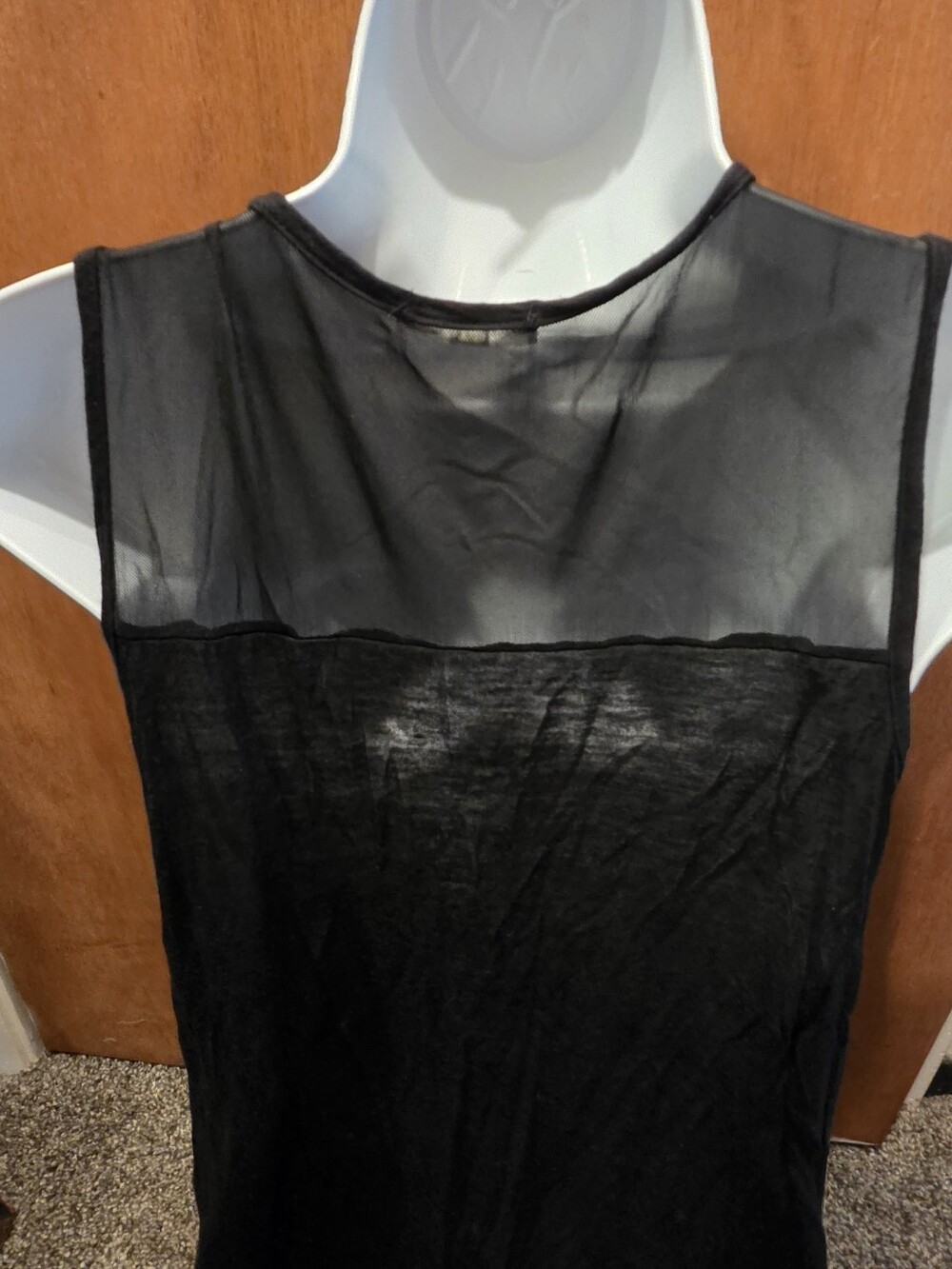 ISSI Black Tank Top White Skull & Cross Details SzM - Picture 7 of 8